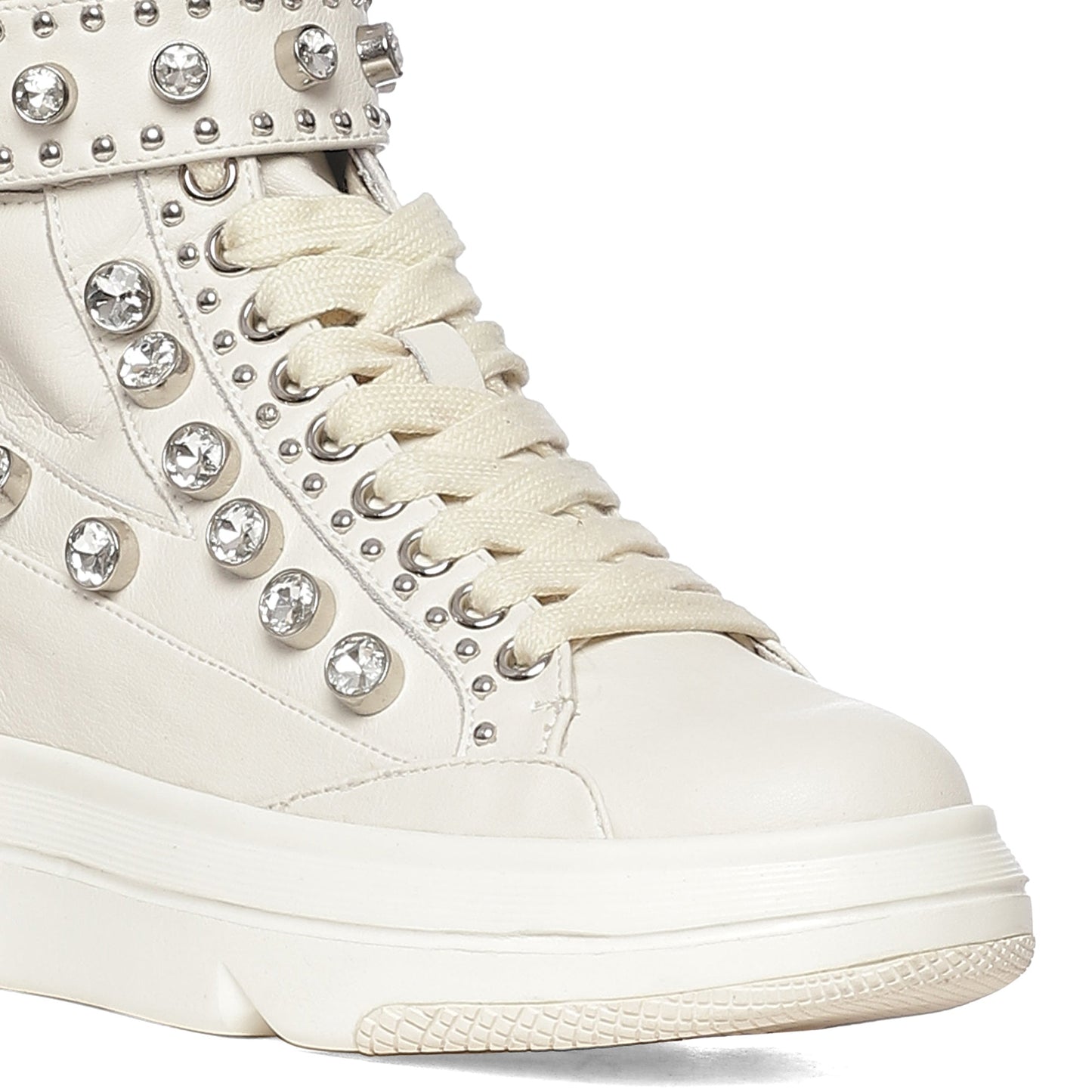 Saint Lavinia Embellished Ivory Leather Shoes